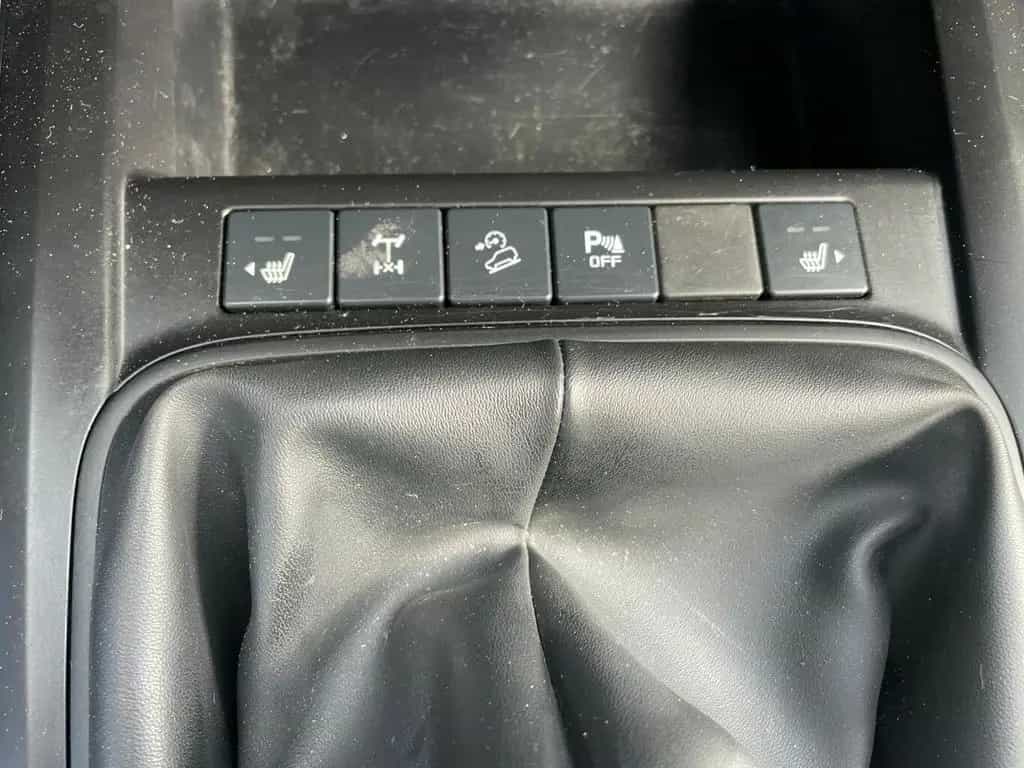 Isuzu D-Max 1.9 D Space Cab LS*MT 4x4*Klima*AHZV*Rollo 12/2022-photo-15