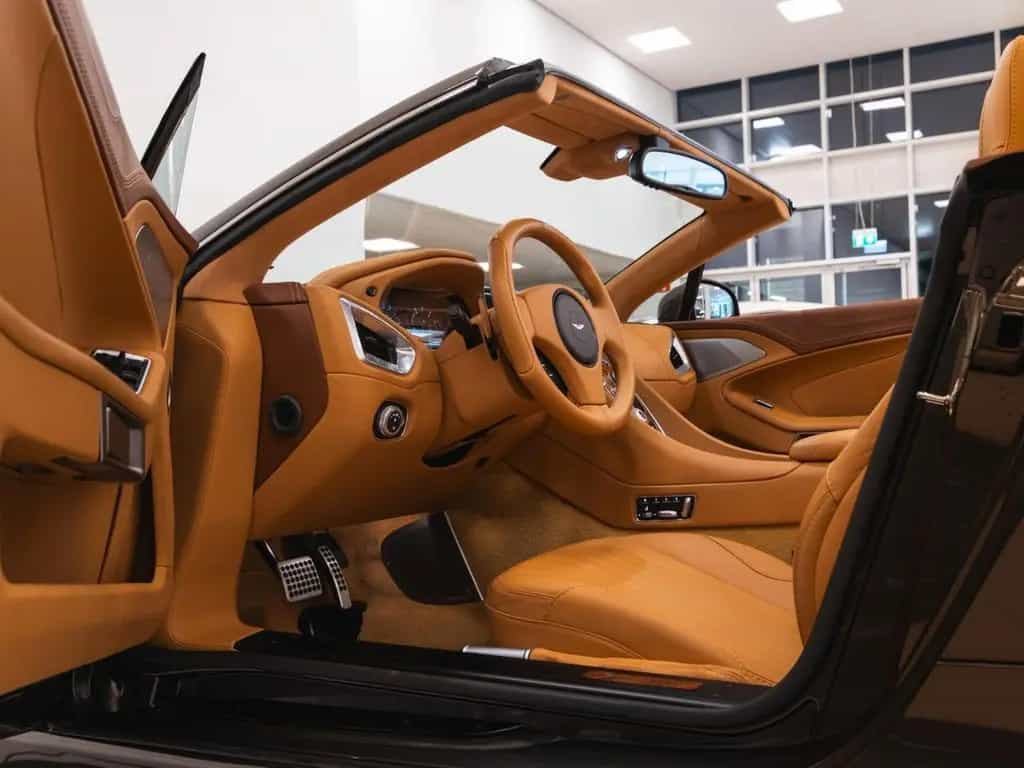 Aston Martin Vanquish Volante by Q 8-Speed 05/2015-photo-2