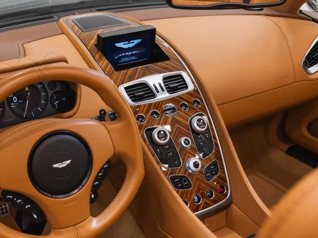 Aston Martin Vanquish Volante by Q 8-Speed 05/2015-photo-22