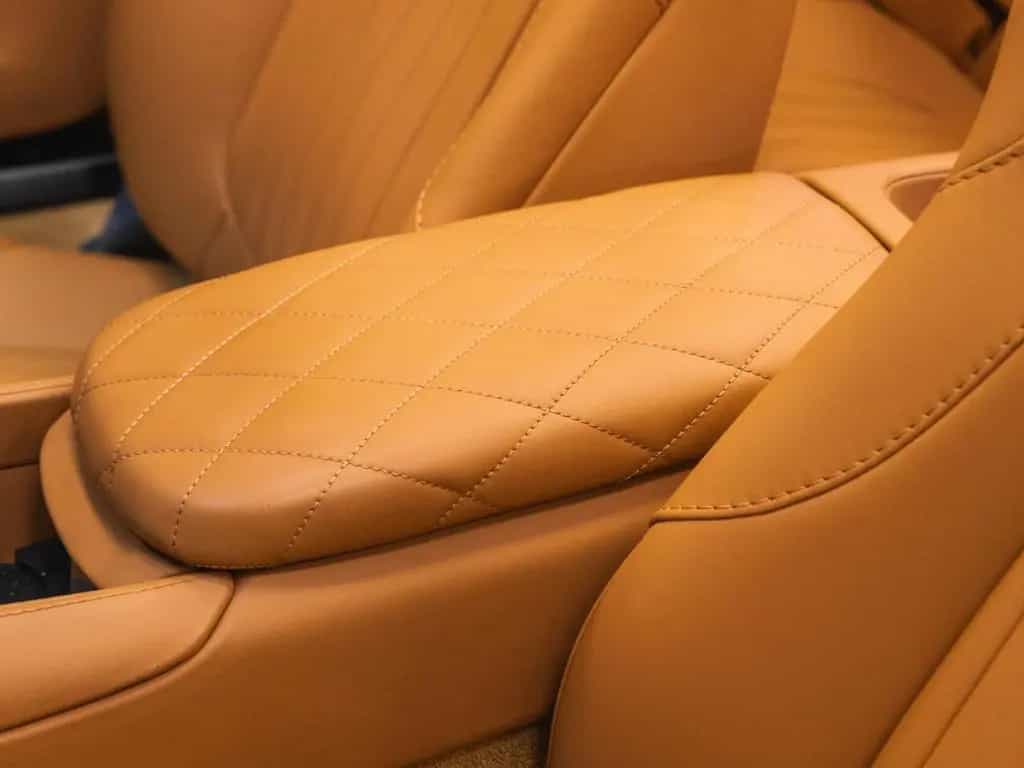 Aston Martin Vanquish Volante by Q 8-Speed 05/2015-photo-24