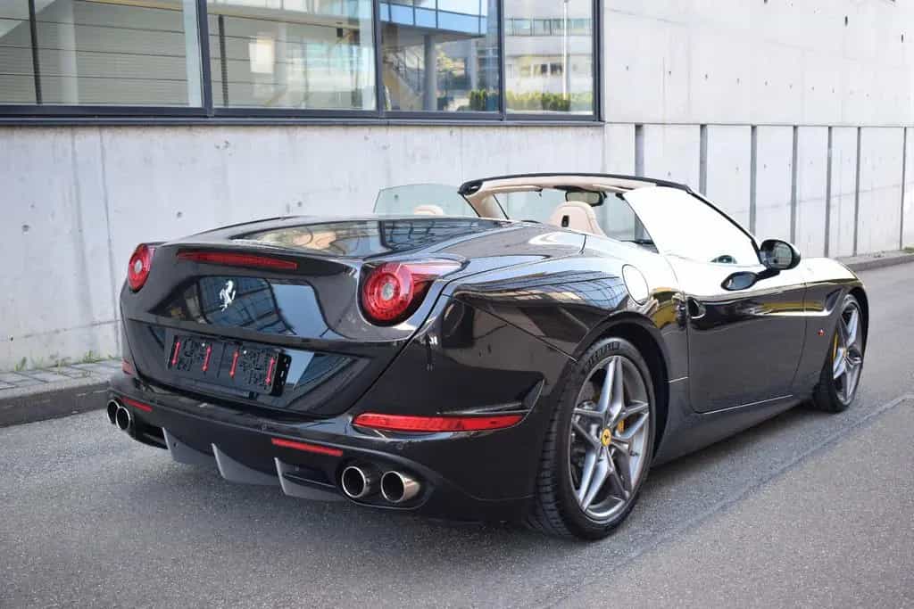 Ferrari California 3.9 V8 T *LEDLenkrad*Magneride*Kamera 09/2015-photo-12