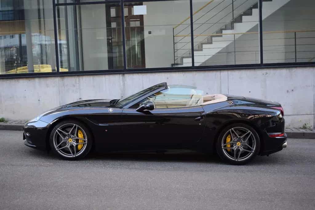 Ferrari California 3.9 V8 T *LEDLenkrad*Magneride*Kamera 09/2015-photo-1