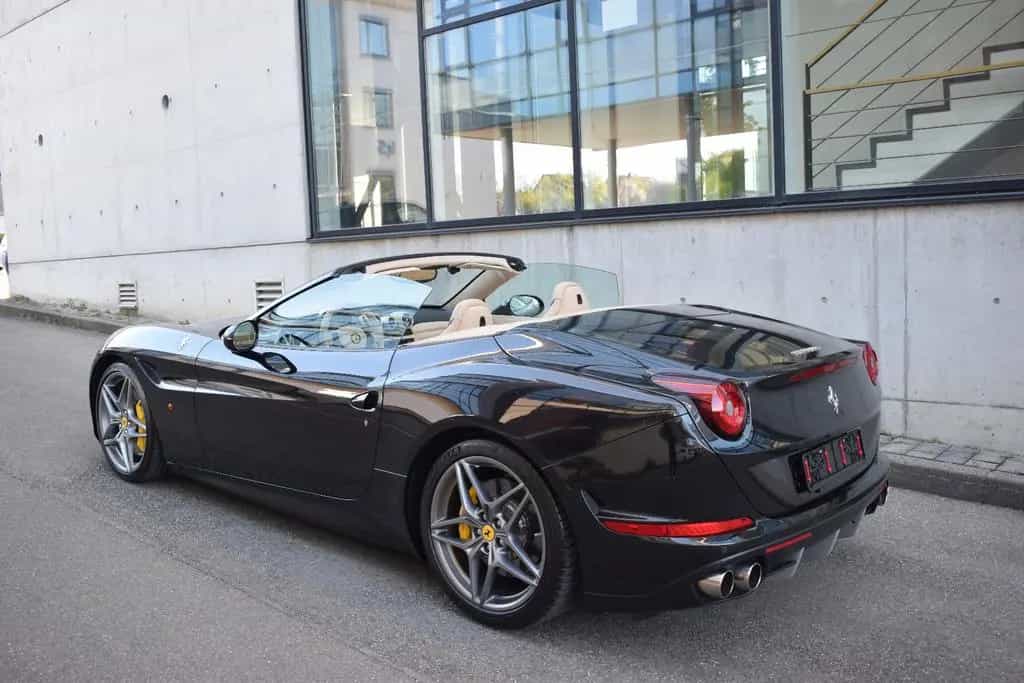 Ferrari California 3.9 V8 T *LEDLenkrad*Magneride*Kamera 09/2015-photo-2