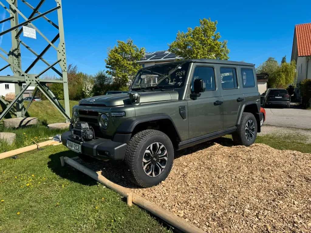 BAW 212 ZF 8GangAutomatik,Offroader,LED,Seilwinde,Leder null-photo-2