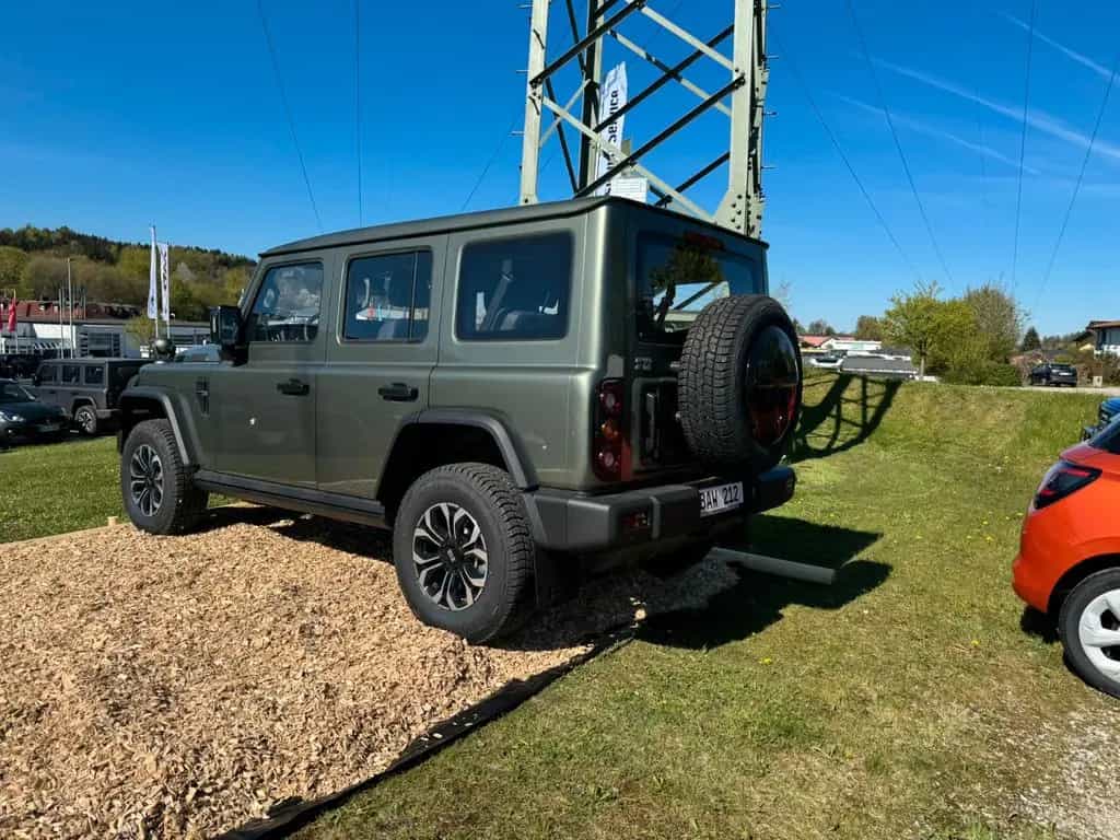 BAW 212 ZF 8GangAutomatik,Offroader,LED,Seilwinde,Leder null-photo-4