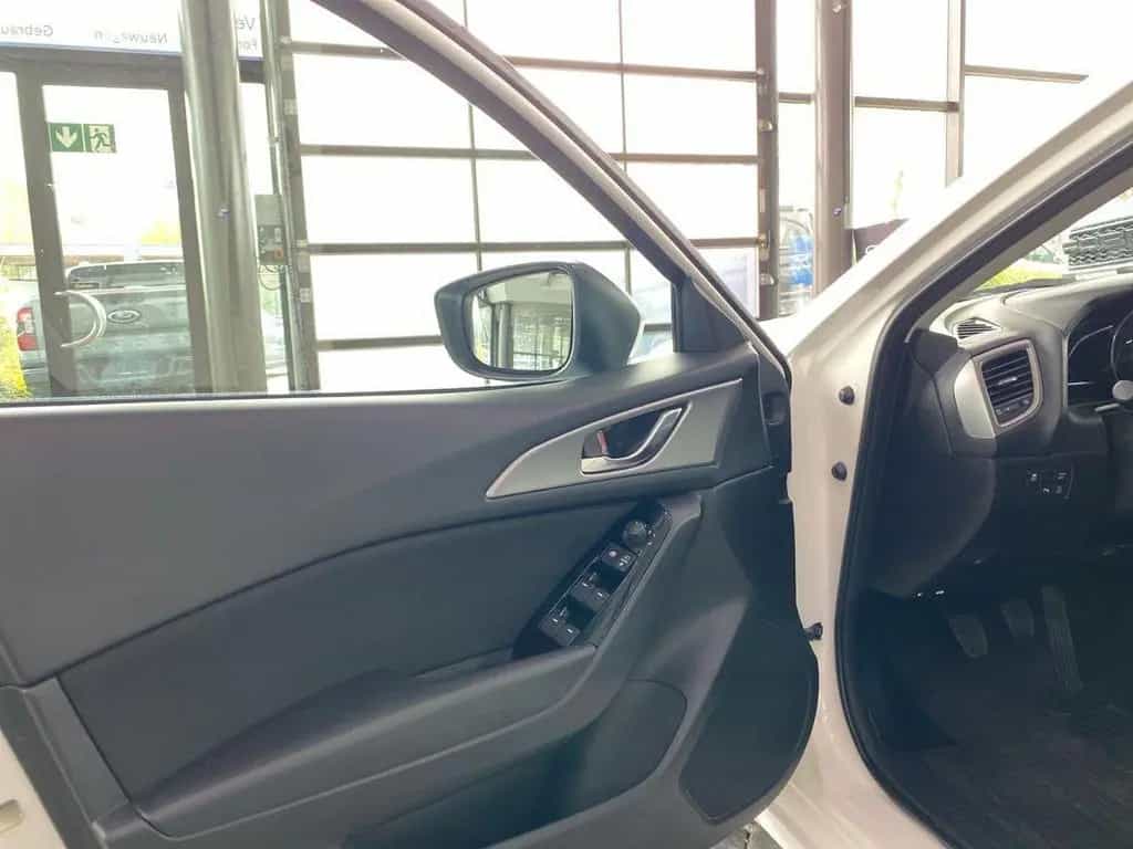Mazda 3 Exclusive-Line/8-Fach/Winterpaket/Rückfahrkame 12/2018-photo-13