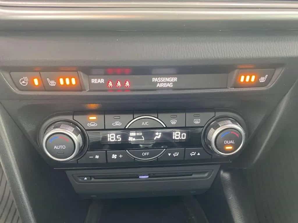 Mazda 3 Exclusive-Line/8-Fach/Winterpaket/Rückfahrkame 12/2018-photo-20