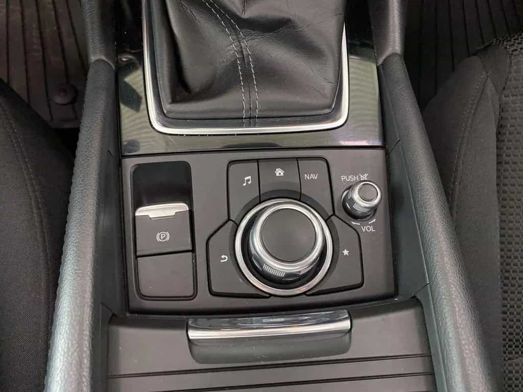 Mazda 3 Exclusive-Line/8-Fach/Winterpaket/Rückfahrkame 12/2018-photo-21