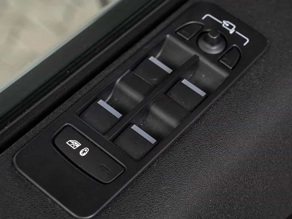 Land Rover R-DYNM S 2.0 TD4 163HP AWD A9 11/2023-photo-31