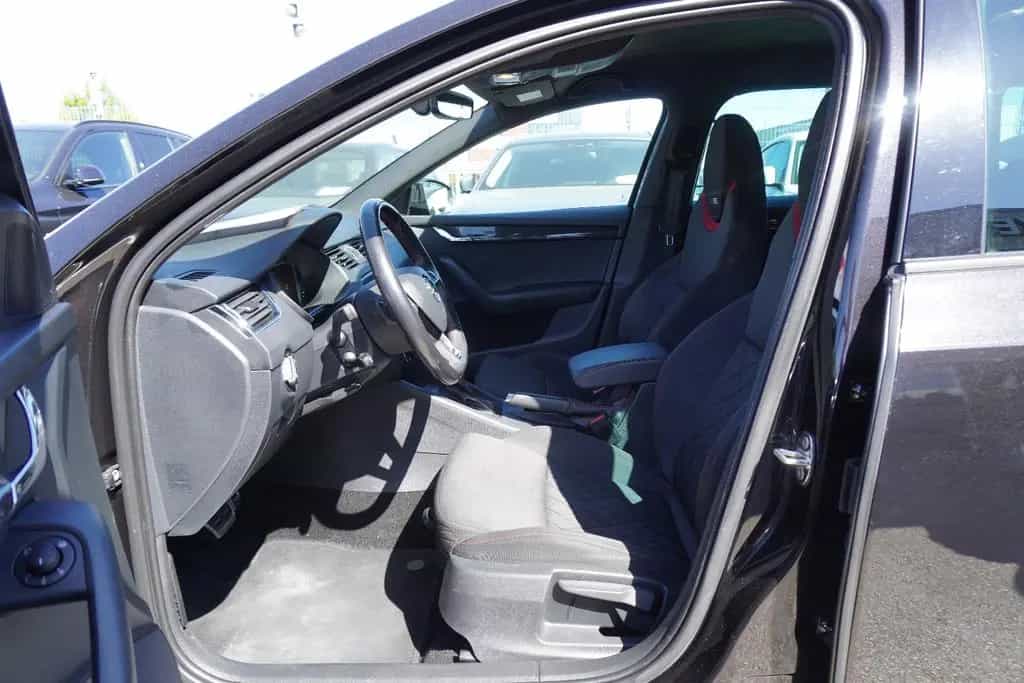 Skoda Octavia Combi RS 4x4 DSG*NAVI*LED*SEHR GEPFLEGT* 12/2019-photo-13