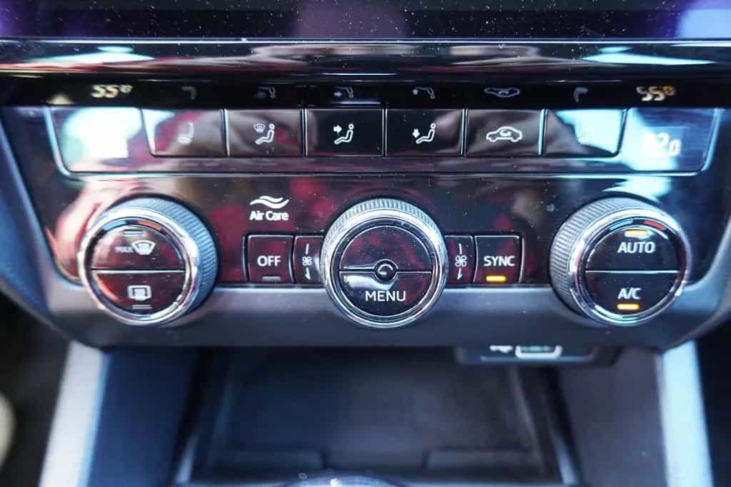 Skoda Octavia Combi RS 4x4 DSG*NAVI*LED*SEHR GEPFLEGT* 12/2019-photo-26