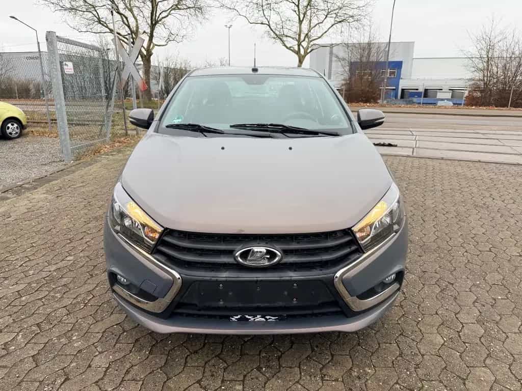 Lada Vesta 04/2018-photo-1