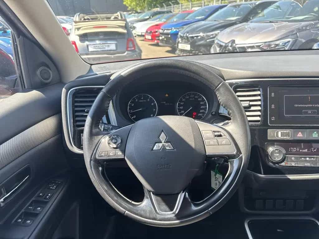 Mitsubishi Outlander Edition 100 2WD 2.0  MIVEC WR Kamera 03/2018-photo-10