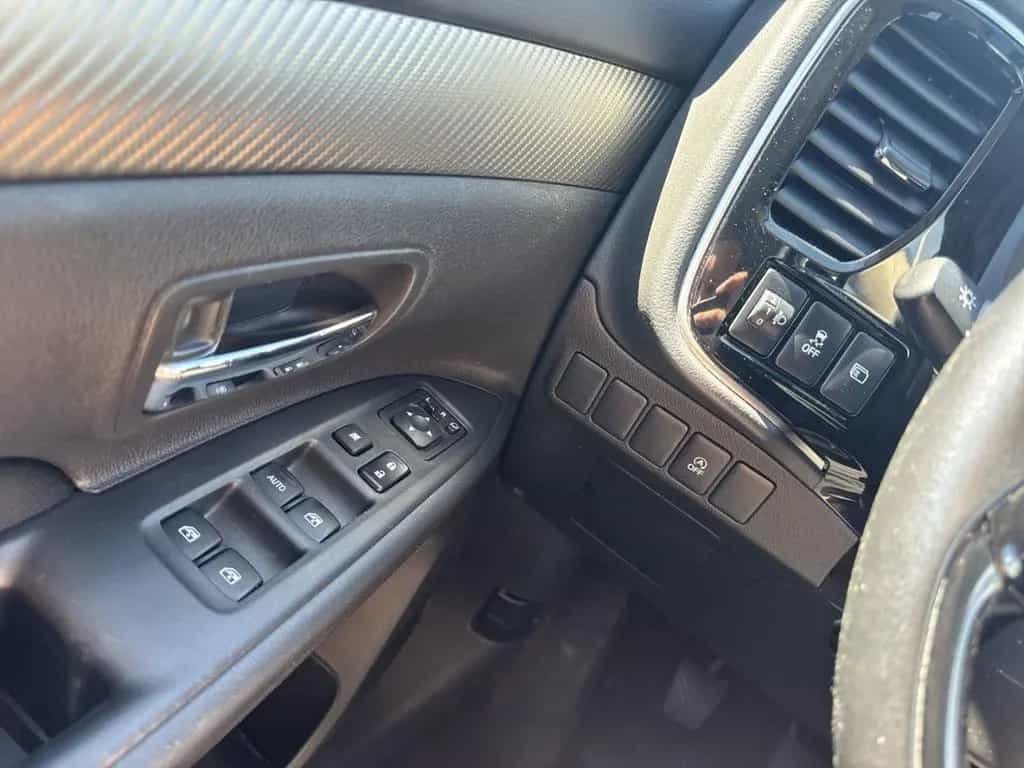 Mitsubishi Outlander Edition 100 2WD 2.0  MIVEC WR Kamera 03/2018-photo-21