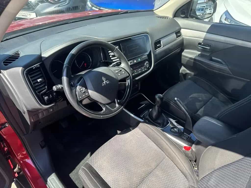 Mitsubishi Outlander Edition 100 2WD 2.0  MIVEC WR Kamera 03/2018-photo-7