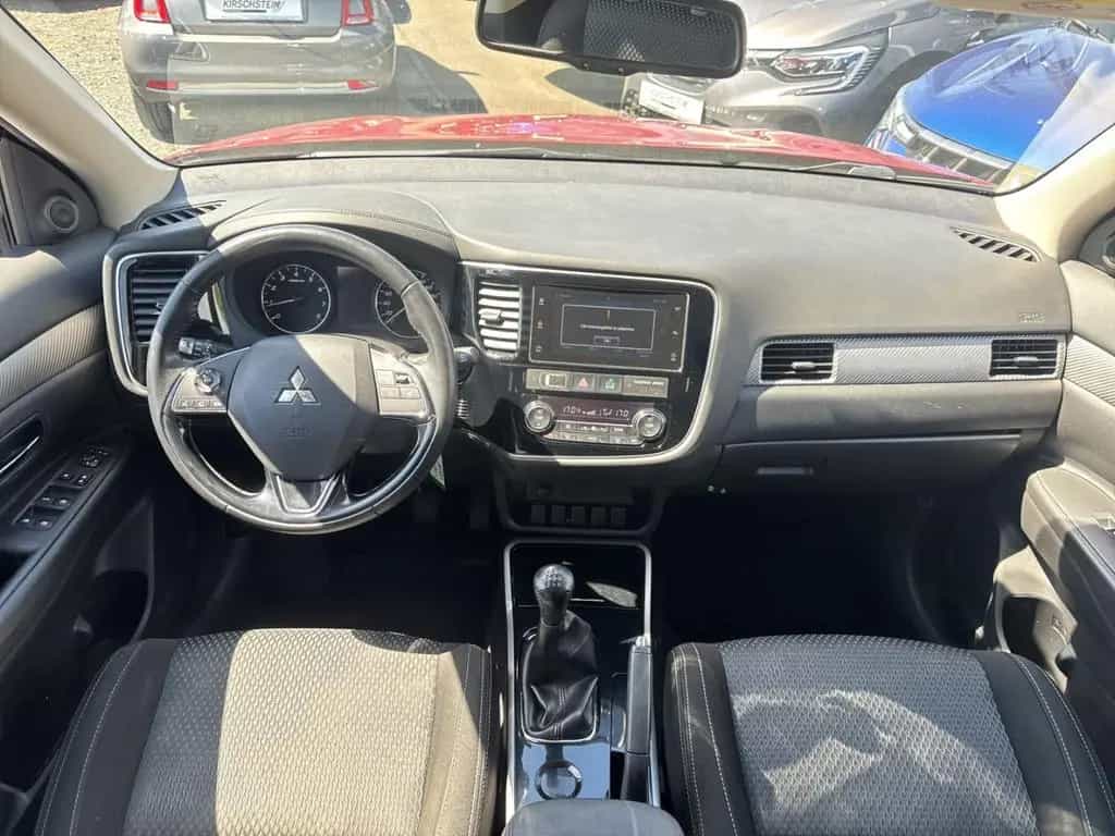 Mitsubishi Outlander Edition 100 2WD 2.0  MIVEC WR Kamera 03/2018-photo-8