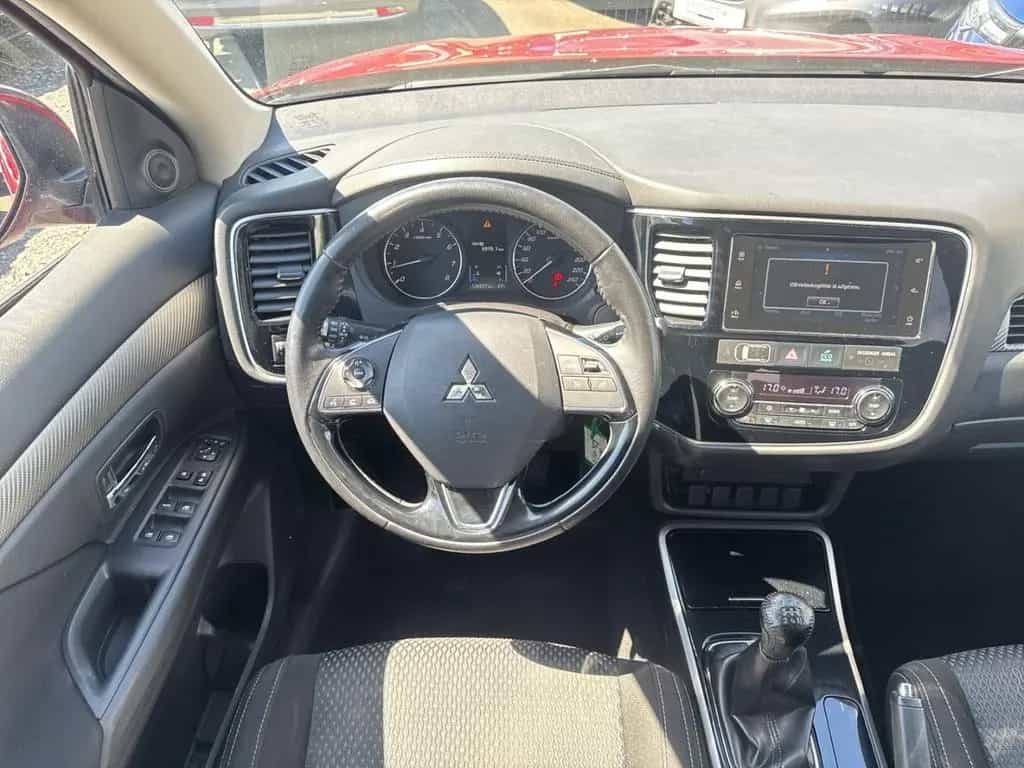 Mitsubishi Outlander Edition 100 2WD 2.0  MIVEC WR Kamera 03/2018-photo-9