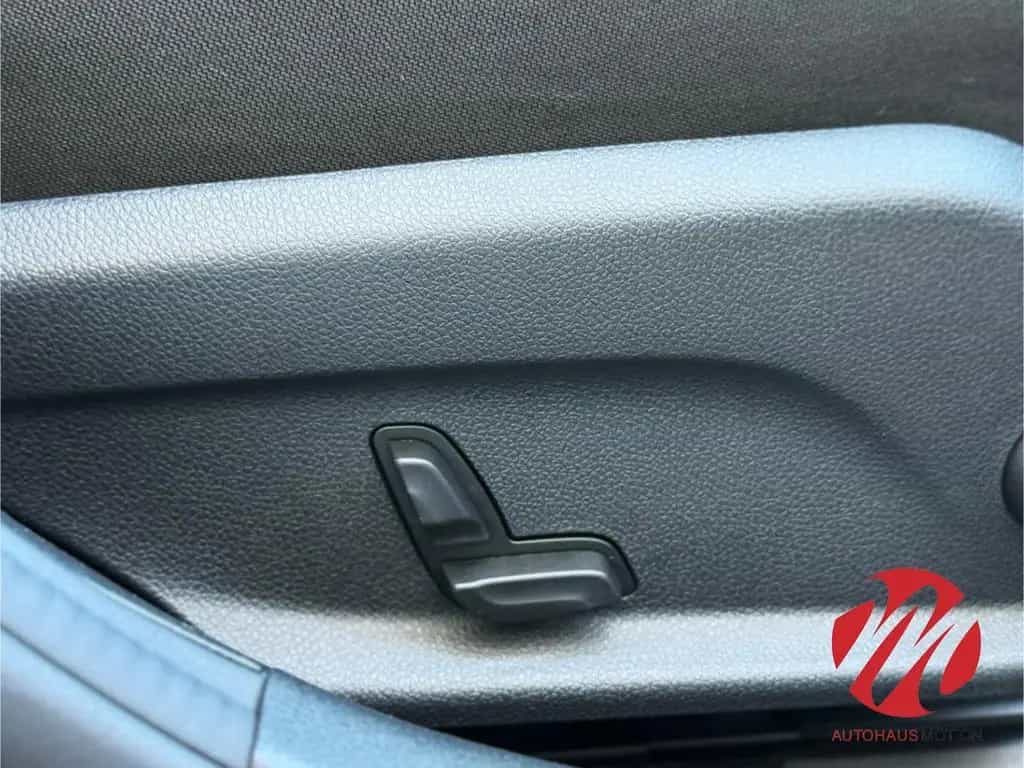 Mercedes-Benz C-Class 200 d NAVI KAMERA LED KEYLESSGO CARPLAY PARKLE 11/2020-photo-30
