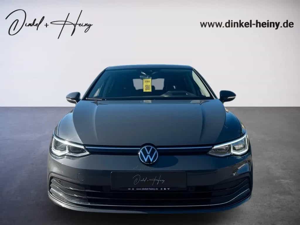 Volkswagen Golf VIII Lim. Life ACTIVE 1.5 TSI 12/2022-photo-1