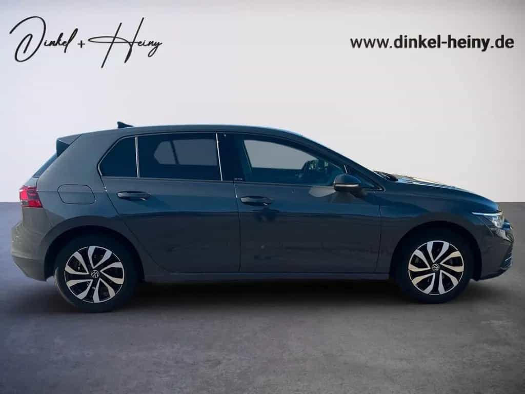 Volkswagen Golf VIII Lim. Life ACTIVE 1.5 TSI 12/2022-photo-3