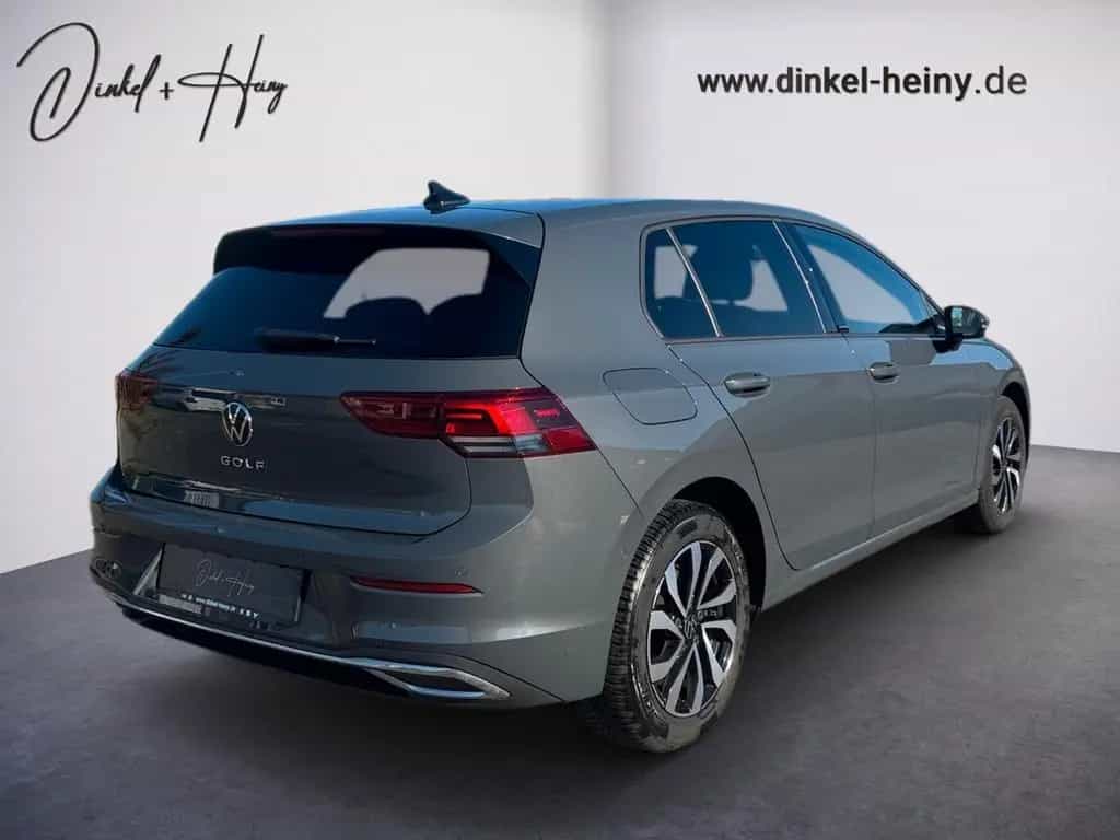 Volkswagen Golf VIII Lim. Life ACTIVE 1.5 TSI 12/2022-photo-4