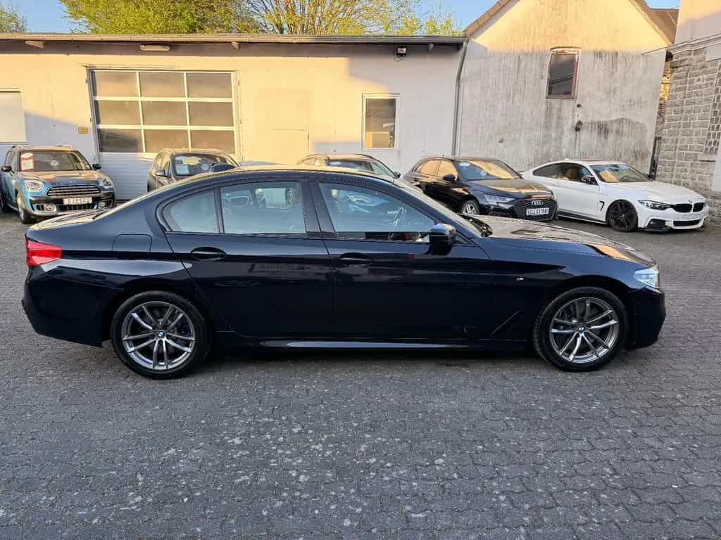 BMW 5 Series 540i M-SPORTPAKET HEAD-Up LEDER NAVI KAMERA KEY. 06/2019-photo-1