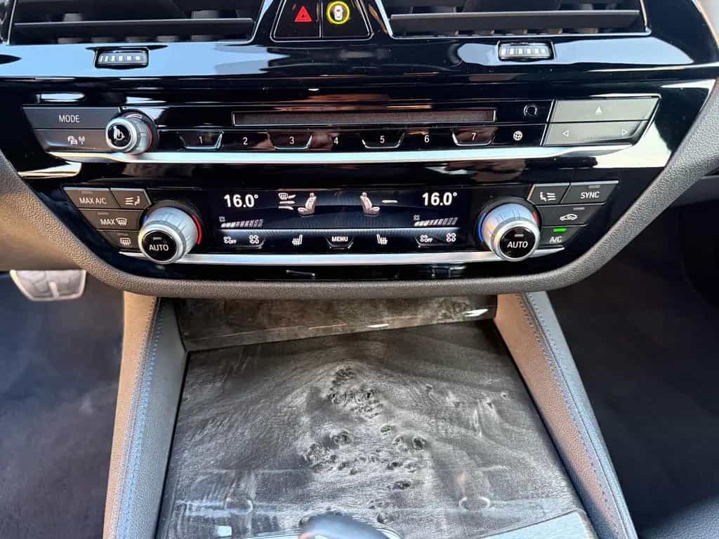 BMW 5 Series 540i M-SPORTPAKET HEAD-Up LEDER NAVI KAMERA KEY. 06/2019-photo-30