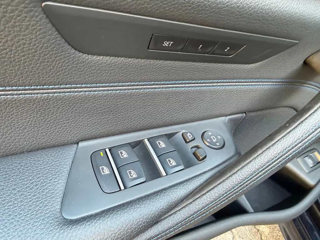 BMW 5 Series 540i M-SPORTPAKET HEAD-Up LEDER NAVI KAMERA KEY. 06/2019-photo-36