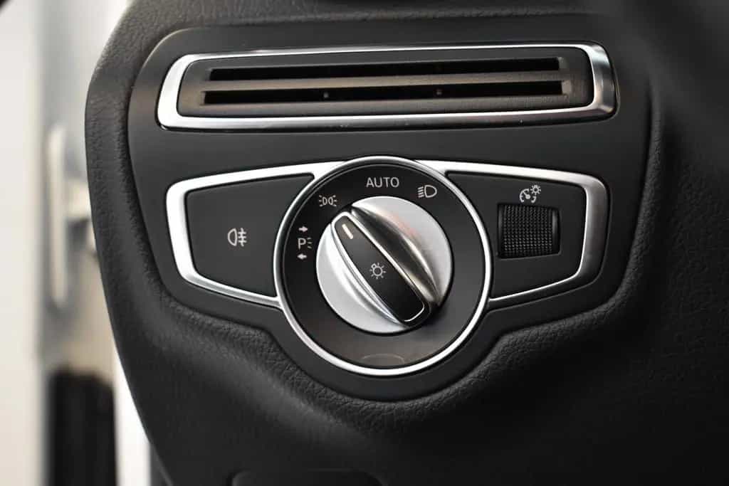 Mercedes-Benz C-Class 180 Cabrio AUT./AMG-LINE/NAVI/AIRSCARF/AMBI 04/2017-photo-27