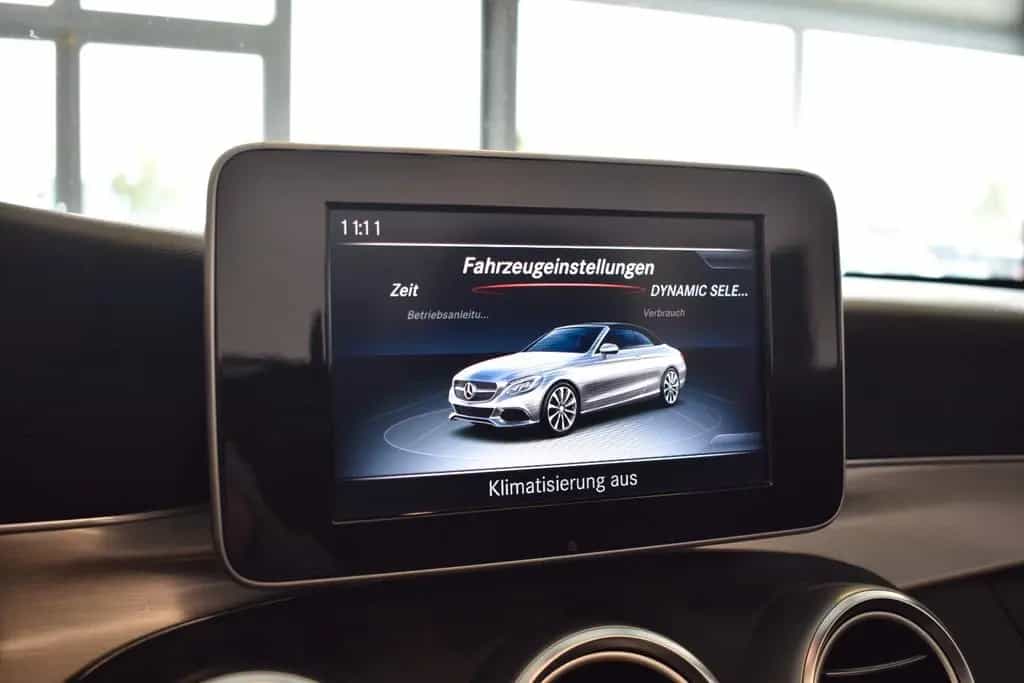 Mercedes-Benz C-Class 180 Cabrio AUT./AMG-LINE/NAVI/AIRSCARF/AMBI 04/2017-photo-32