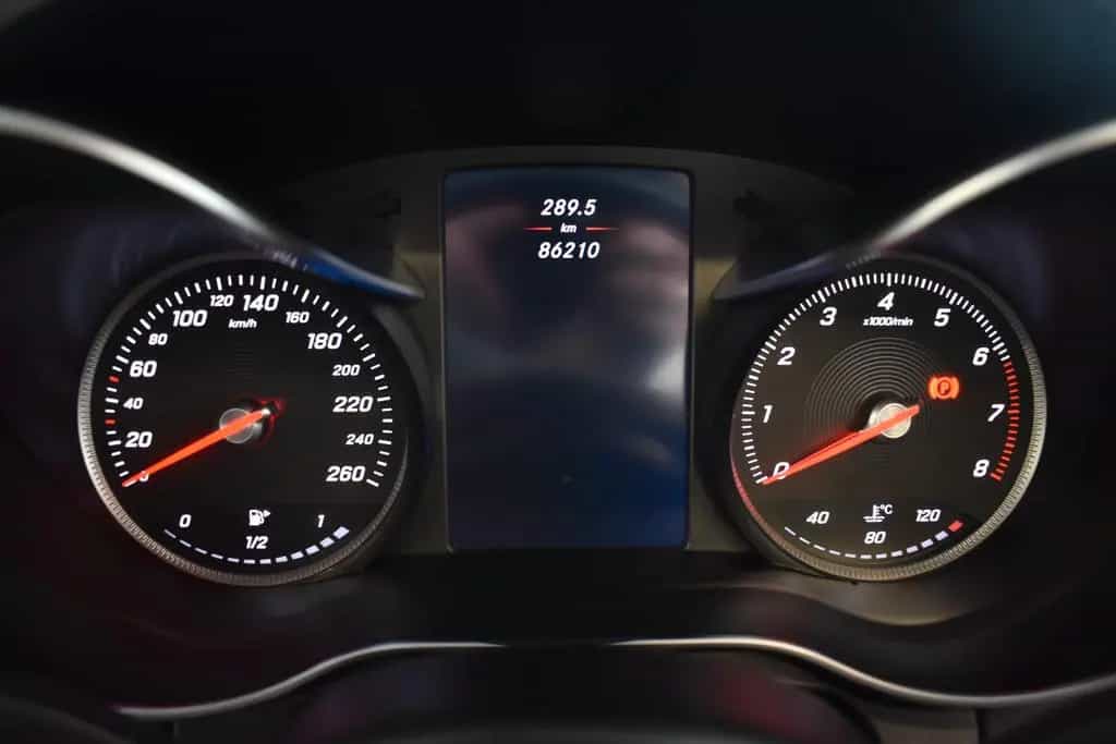 Mercedes-Benz C-Class 180 Cabrio AUT./AMG-LINE/NAVI/AIRSCARF/AMBI 04/2017-photo-36