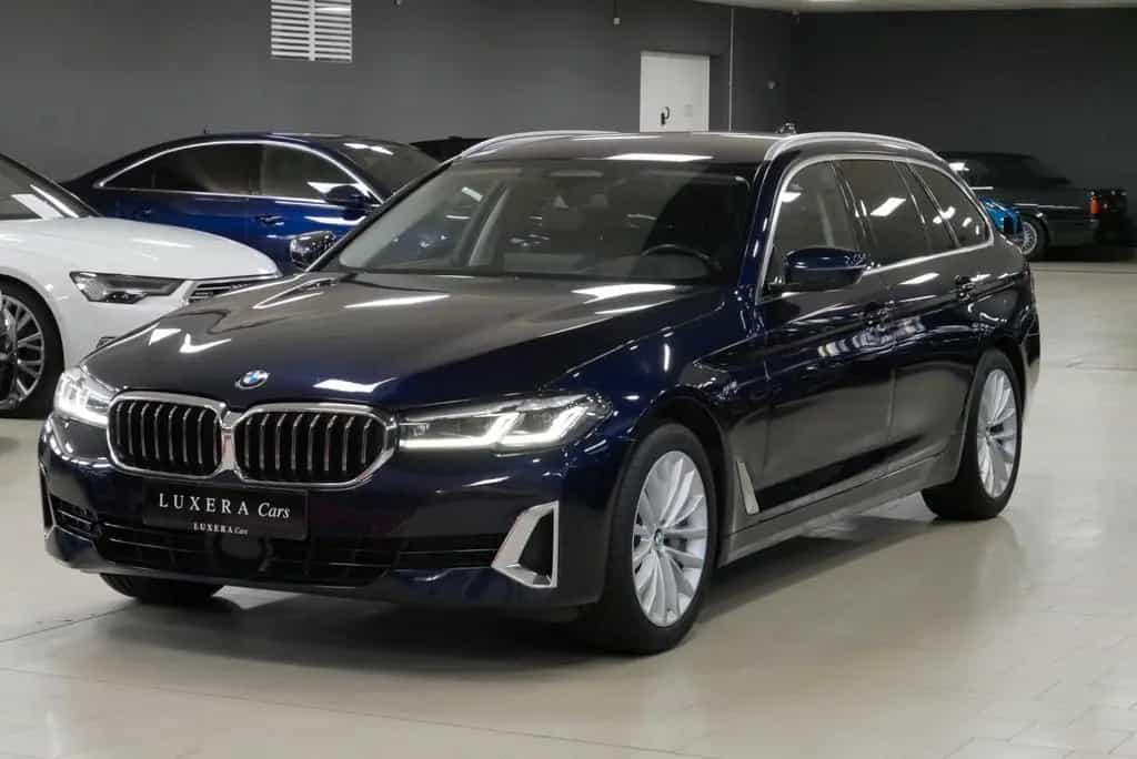 BMW 530 i xDrive Touring Luxury Line AHK HuD Stdhzg 03/2022-photo-1