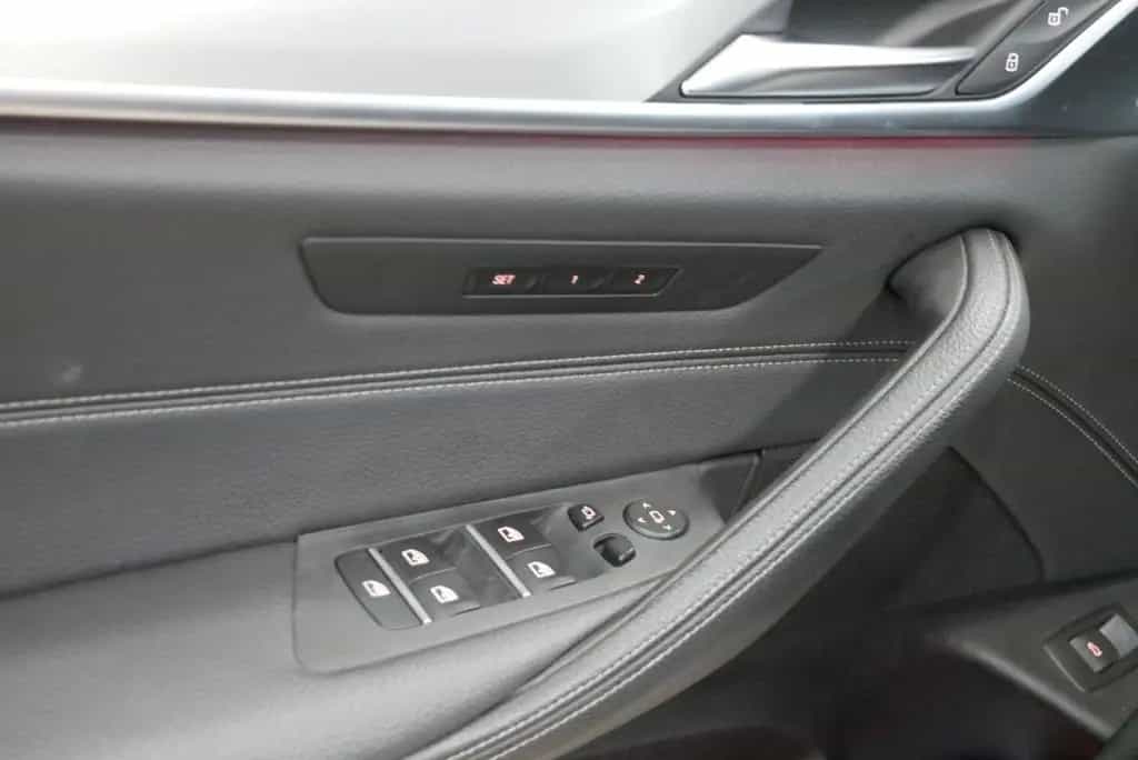 BMW 530 i xDrive Touring Luxury Line AHK HuD Stdhzg 03/2022-photo-12