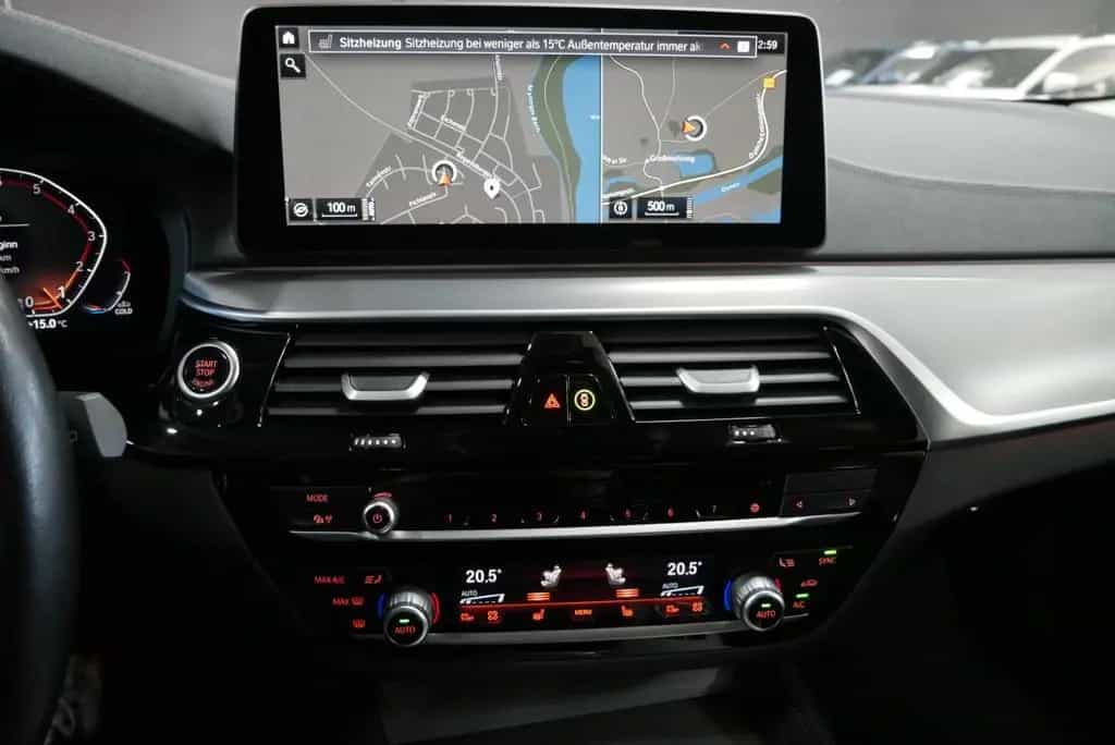 BMW 530 i xDrive Touring Luxury Line AHK HuD Stdhzg 03/2022-photo-29