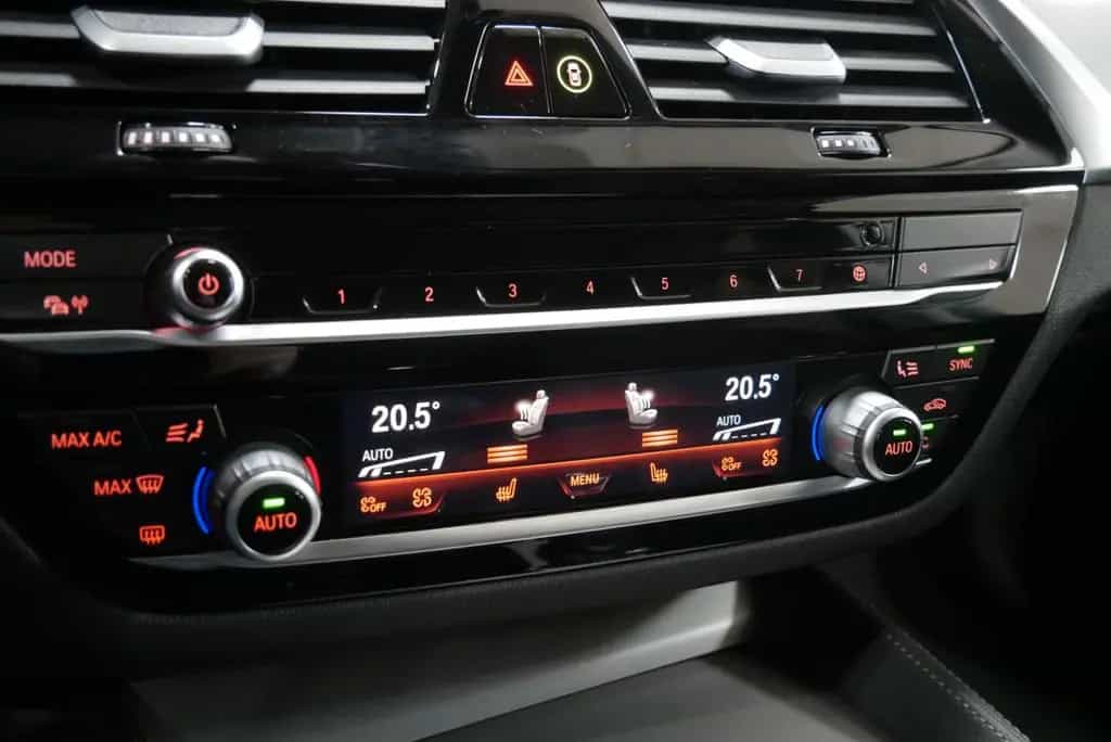BMW 530 i xDrive Touring Luxury Line AHK HuD Stdhzg 03/2022-photo-30