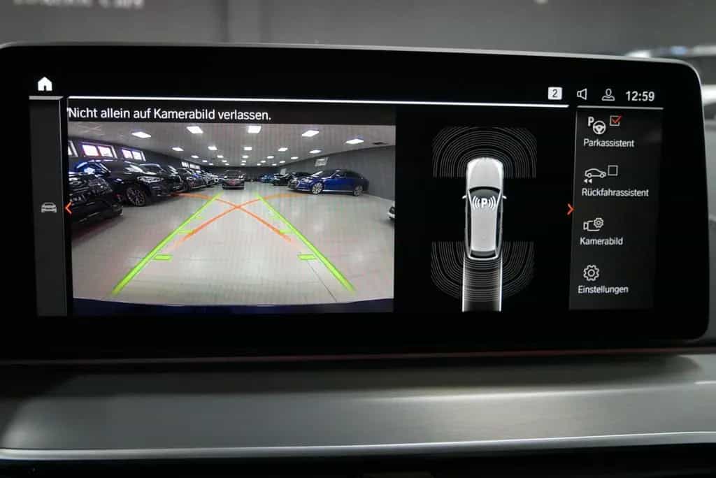 BMW 530 i xDrive Touring Luxury Line AHK HuD Stdhzg 03/2022-photo-32