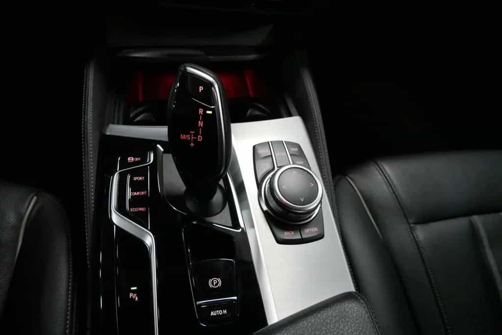 BMW 530 i xDrive Touring Luxury Line AHK HuD Stdhzg 03/2022-photo-34