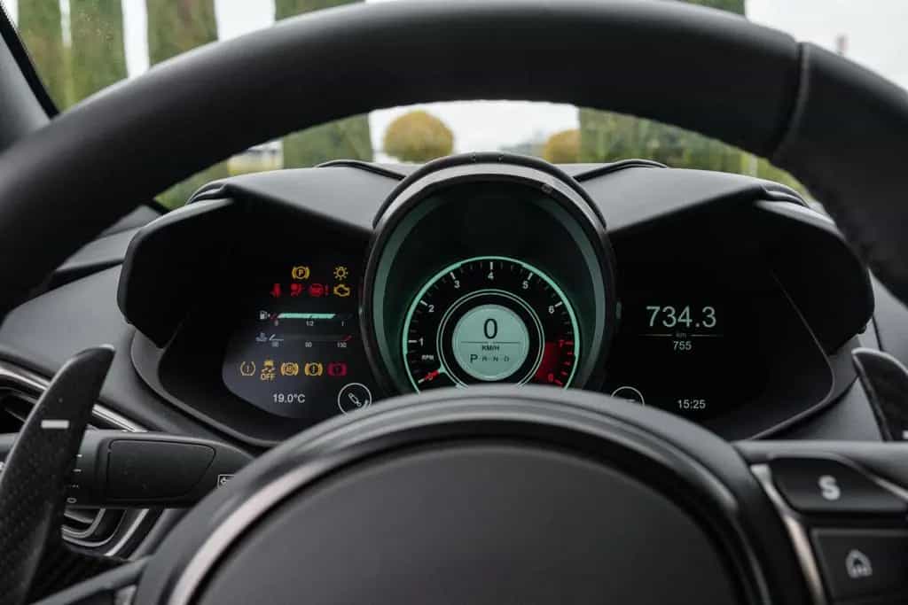 Aston Martin DBS V12 Volante 770 Ultimate Carbon/ Mattblack 01/2024-photo-12