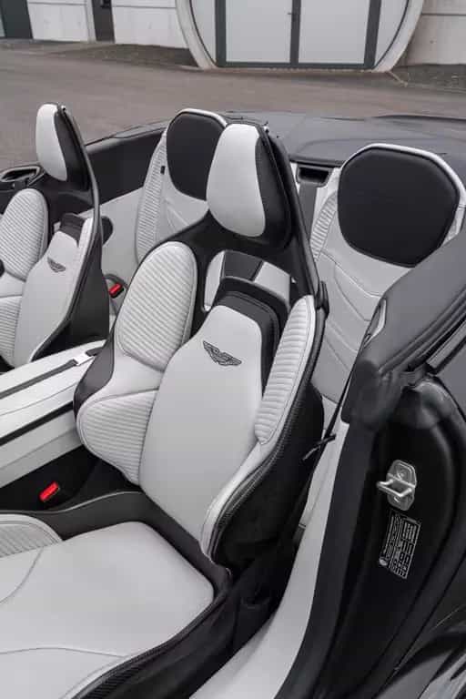 Aston Martin DBS V12 Volante 770 Ultimate Carbon/ Mattblack 01/2024-photo-7