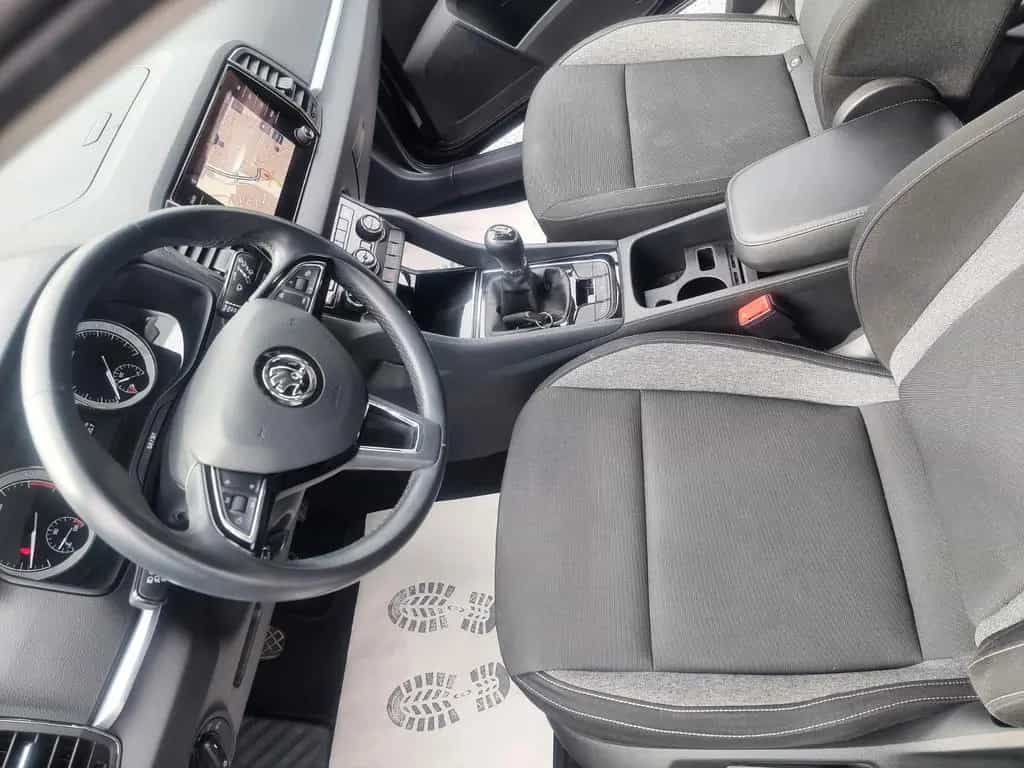 Skoda Karoq Drive NAVI KAM PDC TEMP SITZH ALU LED TOP 07/2020-photo-13