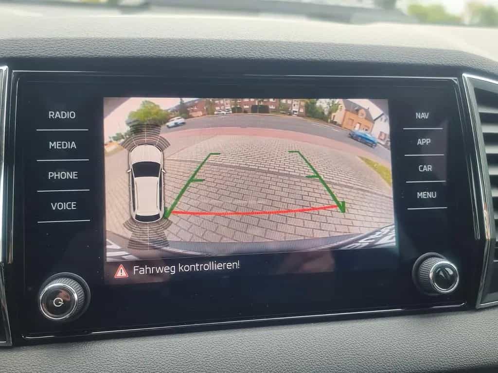 Skoda Karoq Drive NAVI KAM PDC TEMP SITZH ALU LED TOP 07/2020-photo-26