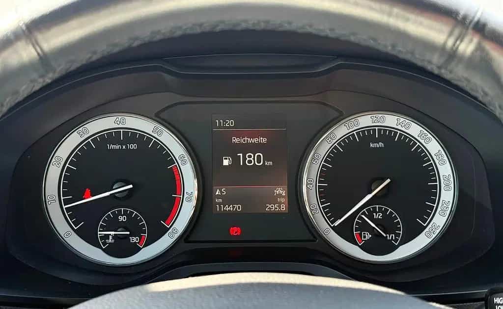Skoda Karoq Drive NAVI KAM PDC TEMP SITZH ALU LED TOP 07/2020-photo-37