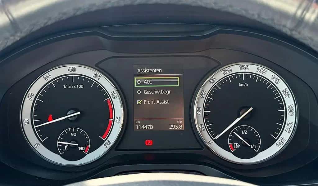 Skoda Karoq Drive NAVI KAM PDC TEMP SITZH ALU LED TOP 07/2020-photo-38