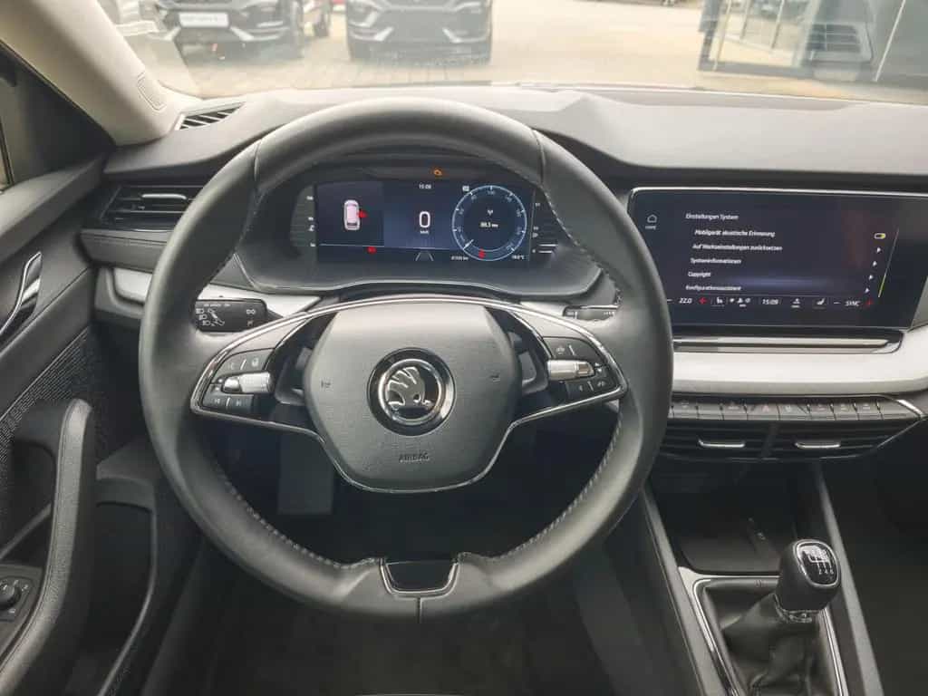 Skoda Octavia Combi Tour 116PS NAVI+AHK+SHZ+LED+APP+ 01/2023-photo-16