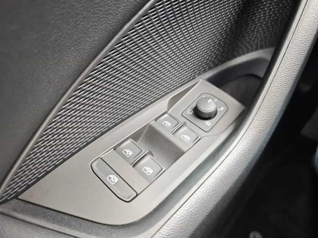 Skoda Octavia Combi Tour 116PS NAVI+AHK+SHZ+LED+APP+ 01/2023-photo-17