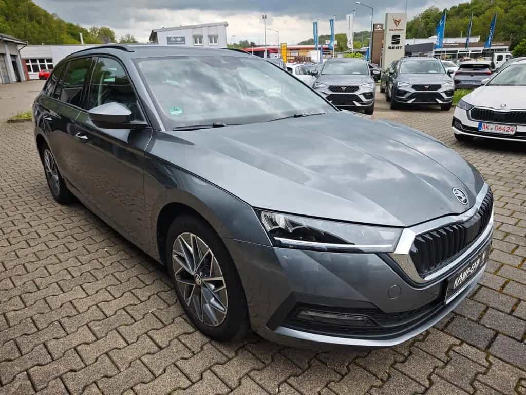 Skoda Octavia Combi Tour 116PS NAVI+AHK+SHZ+LED+APP+ 01/2023-photo-2