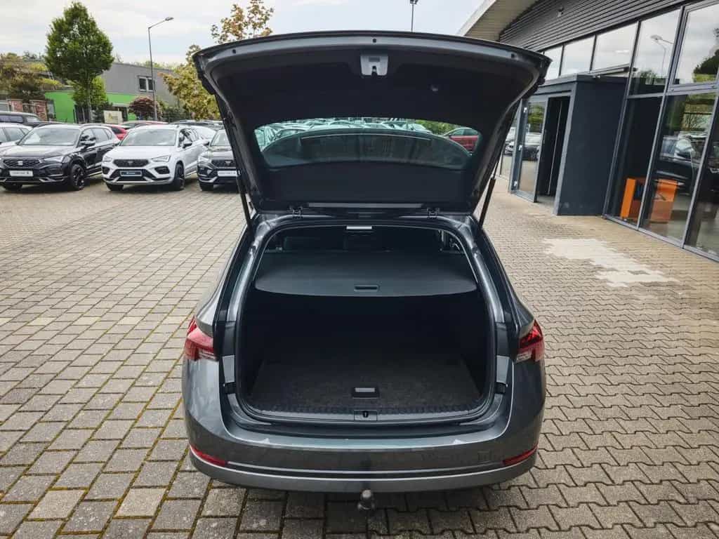Skoda Octavia Combi Tour 116PS NAVI+AHK+SHZ+LED+APP+ 01/2023-photo-27