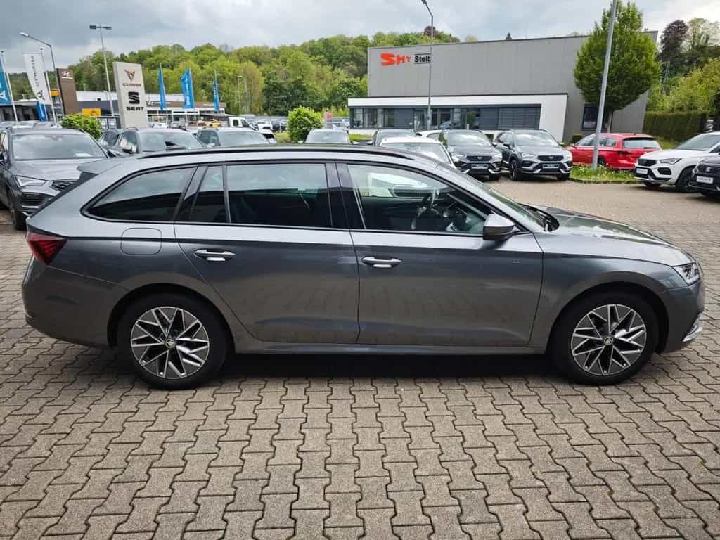 Skoda Octavia Combi Tour 116PS NAVI+AHK+SHZ+LED+APP+ 01/2023-photo-3