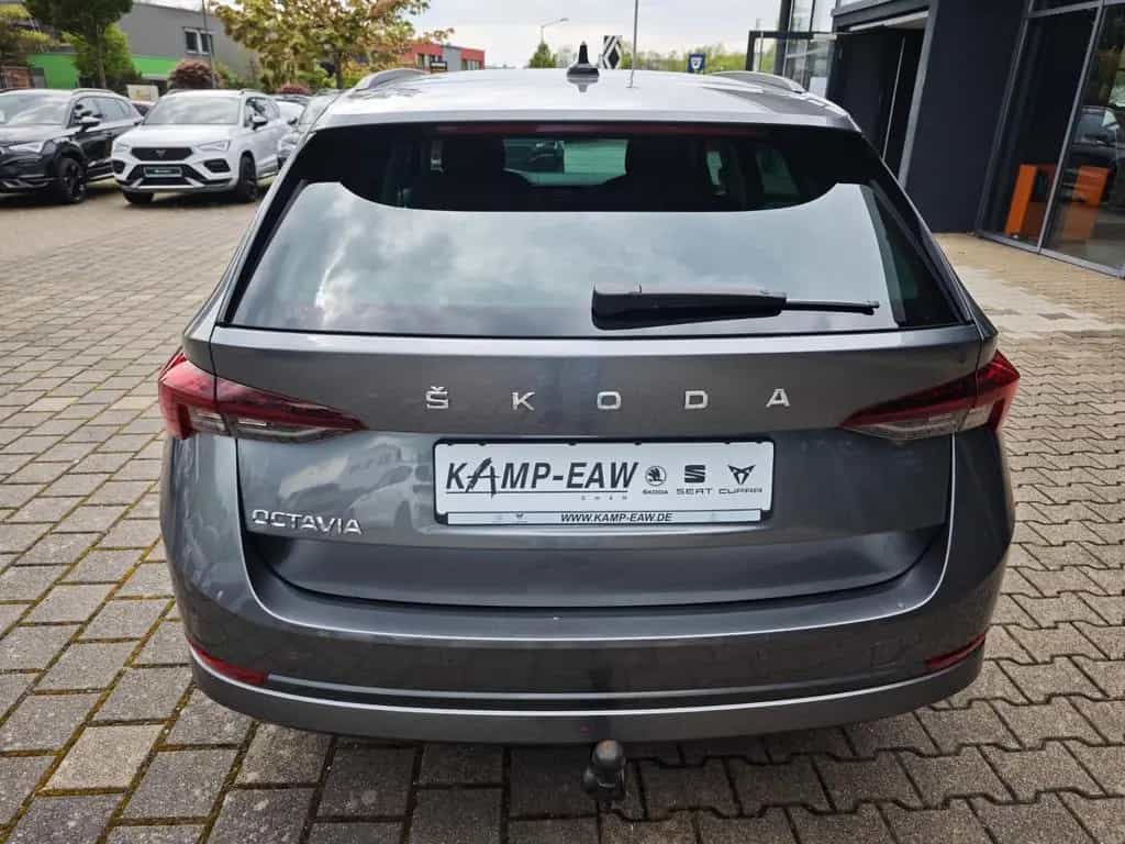 Skoda Octavia Combi Tour 116PS NAVI+AHK+SHZ+LED+APP+ 01/2023-photo-5
