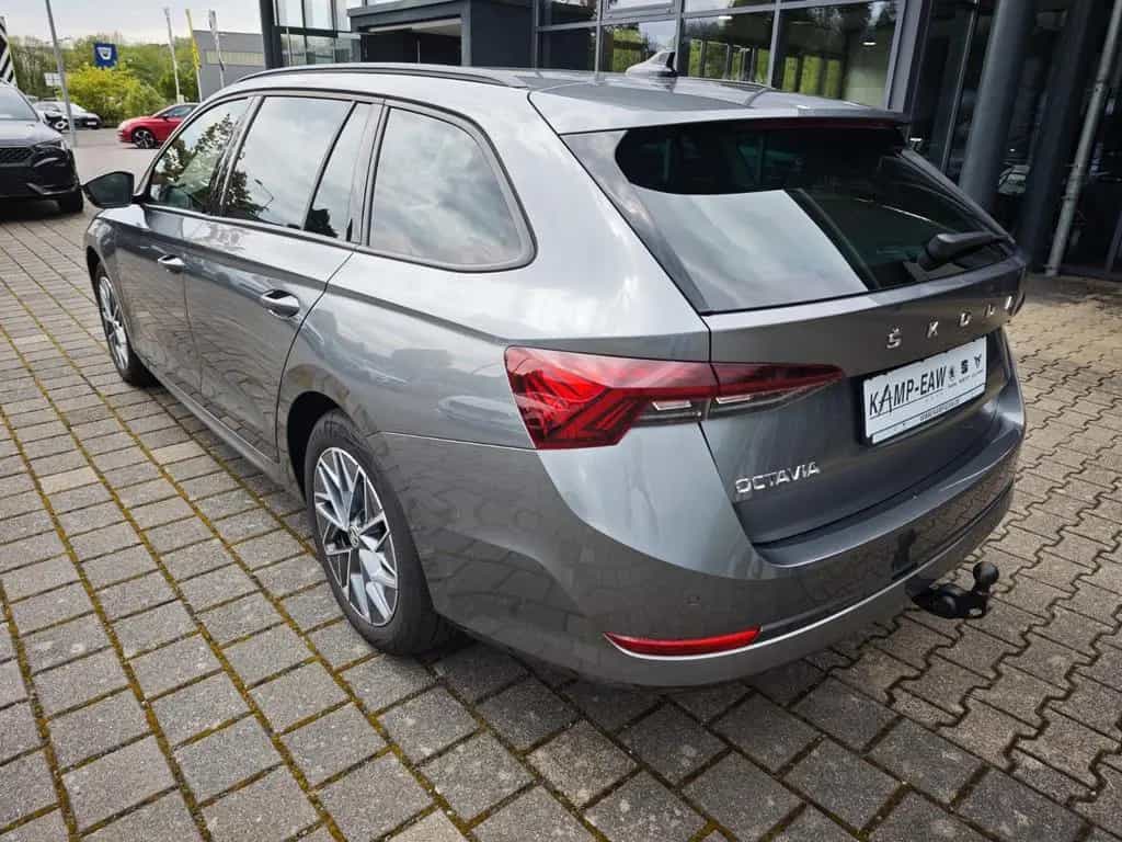 Skoda Octavia Combi Tour 116PS NAVI+AHK+SHZ+LED+APP+ 01/2023-photo-6